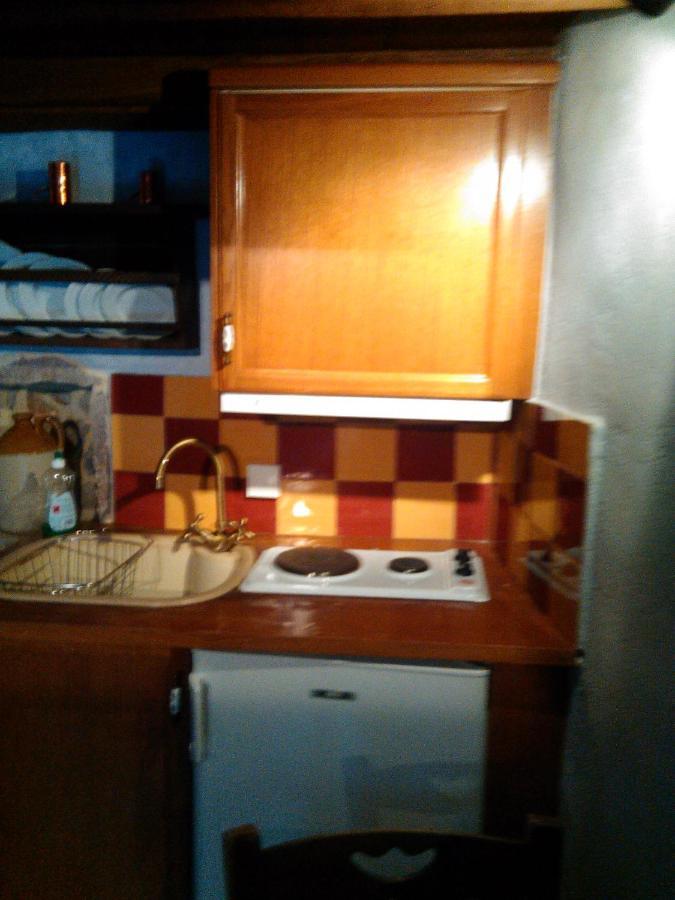 Spilia Apartment Kardamyla ภายนอก รูปภาพ